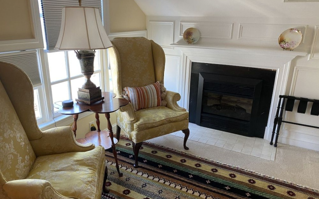Inn at 605