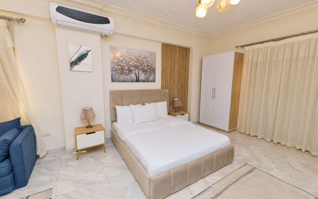 Settle Inn South 90 Apartments