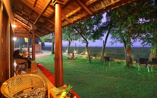 Saro Lake County Hotel