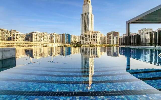 Stylish 1BR at Palace Residences