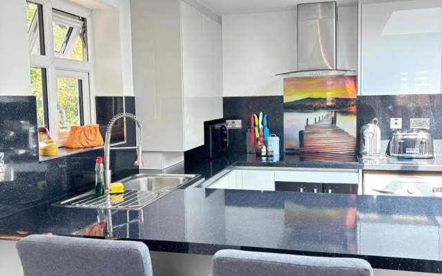 Cozy 2 Bed Property in High Wycombe Tn