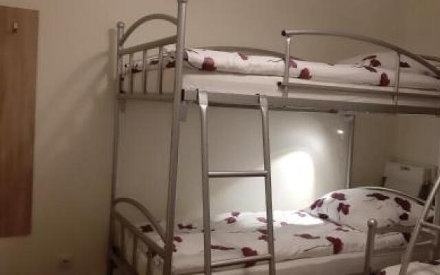 Hostel52