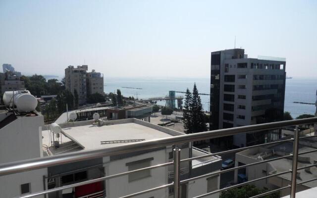 Eden Beach Apartment 611