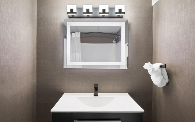 Ramada Plaza by Wyndham Regina Downtown