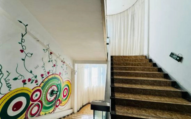 Diamond Fashion Hotel(Hebi changfeng road)