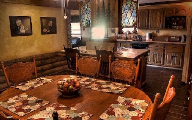 The Log House Lodge Bed & Breakfast