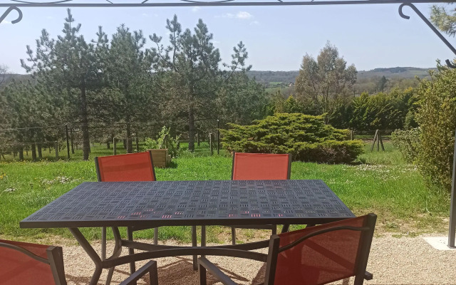 Cozy apartment in Thédirac with a shared swimming pool