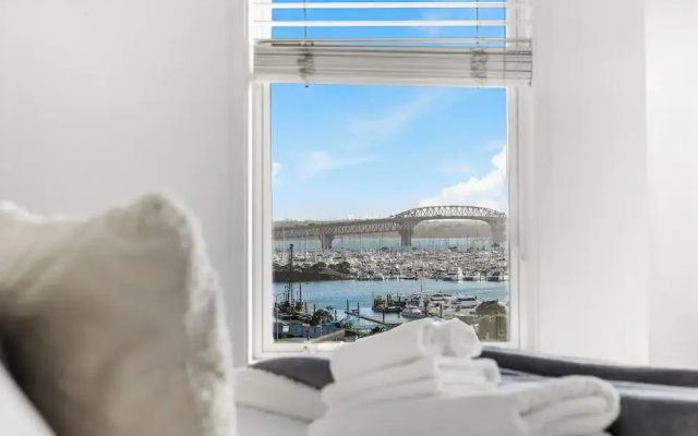 Charming 2BR Home Near City & Bay by Zodiak Stays