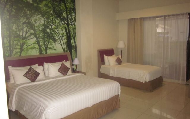 ZEN Rooms Kuta Sentral Parkir 1