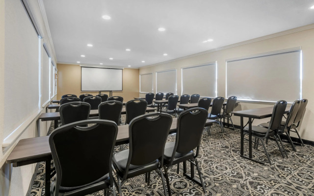 Best Western Plus Inn of Hayward