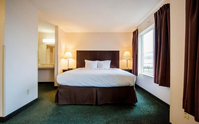 Greystone Inn and Suites