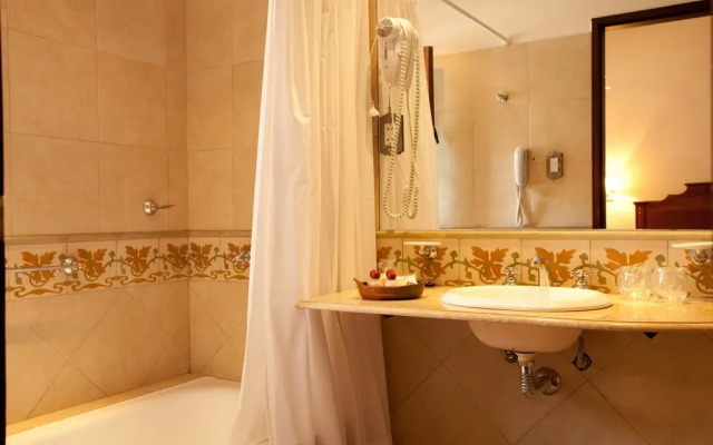 Marques de Tojo Hotel