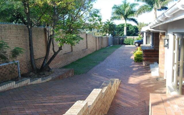 de Charmoy Riverside