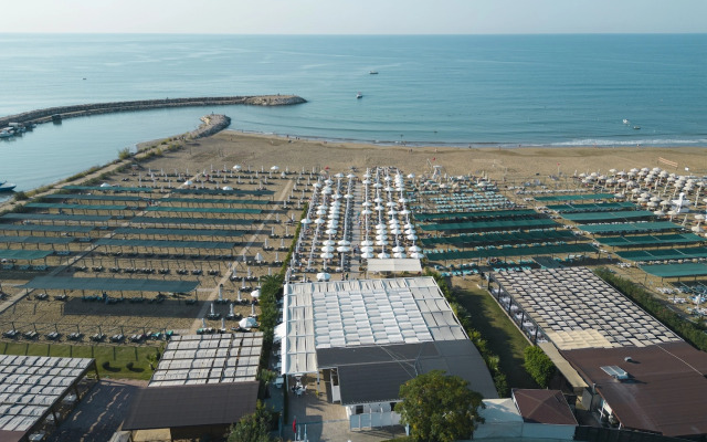 Seashell Resort & Spa
