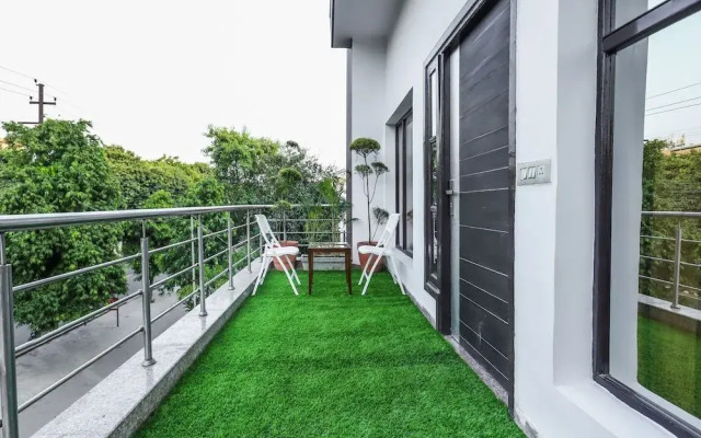 Capital O Noida Homestay 36