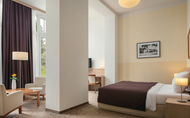 Harvey Spa Hotel - Image 6