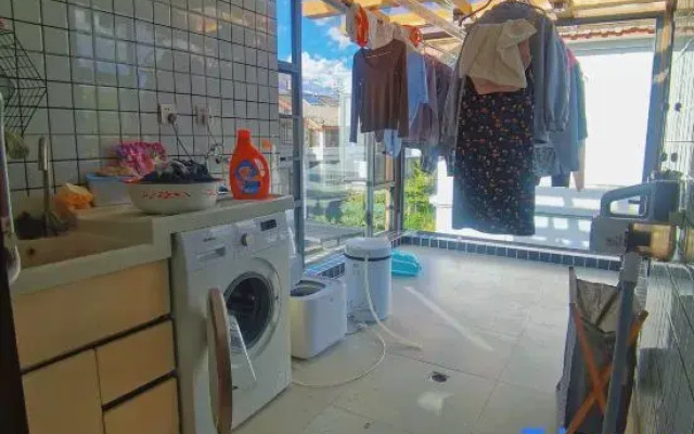 Shiwei Hostel