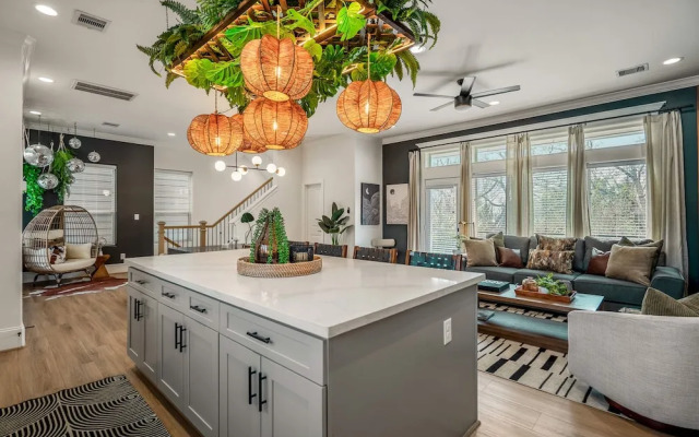 The Green Haus Luxxe Cabana Rooftop Retreat