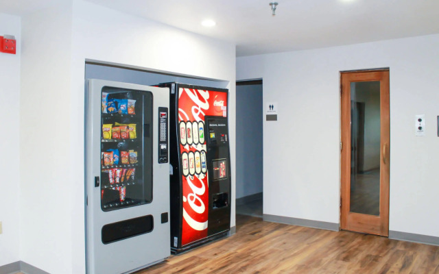 Clarion Pointe Bettendorf - Quad Cities