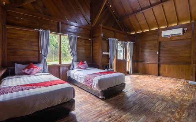 OYO 883 Pavo Resort – Guest Rooms – Citaringgul