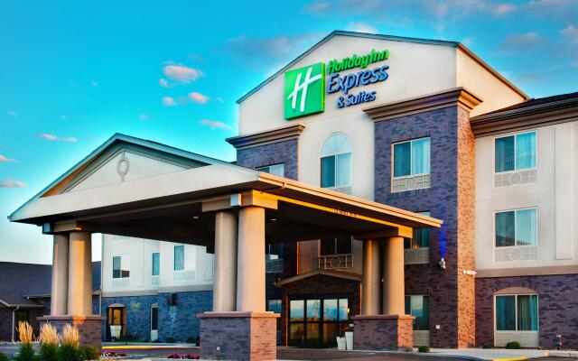 Holiday Inn Express & Suites Sheldon, an IHG Hotel