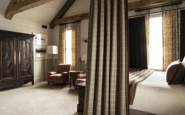 Eleven Scarp Ridge Lodge