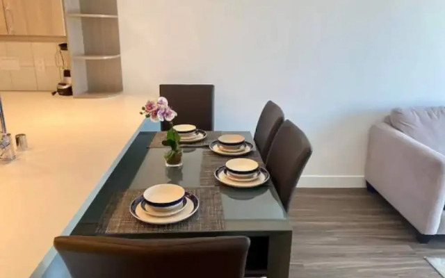 Stylish 1BR Family Apartment by Dtla