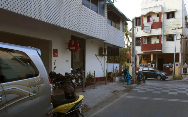 Rose Flower Service Apartment by OYO Rooms