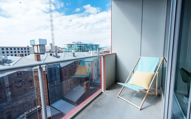 Paradiso on Bent - Netflix - Wifi - City life