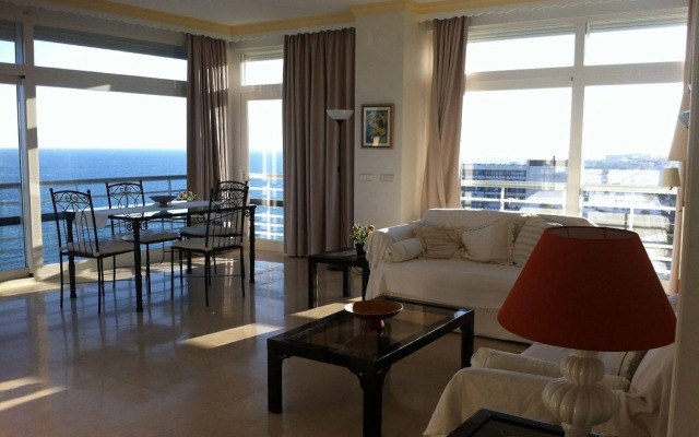 Apartamentos La Roca Rentals