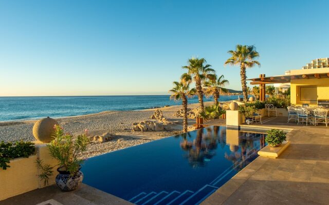 6 Bedroom Beachfront From $1600 per Night: Villa de la Playa