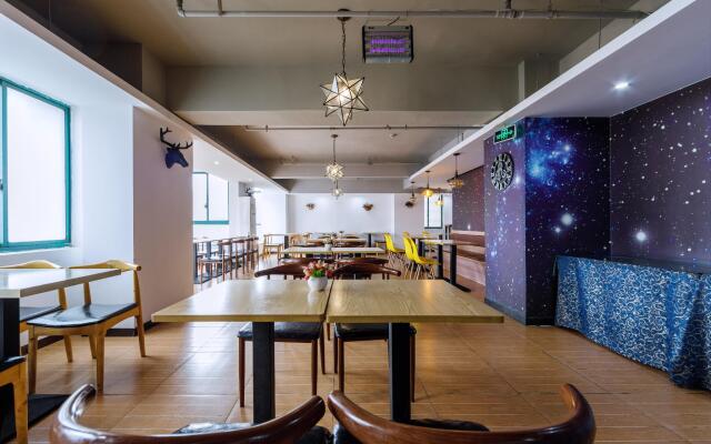 Starway Hotel Shanghai Fengxian Sports Center