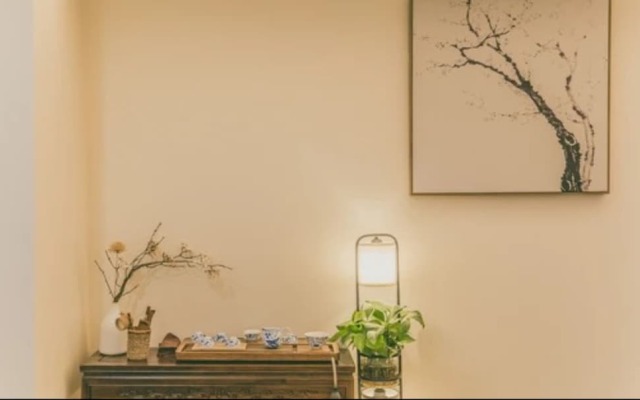 Carol Service Apartment