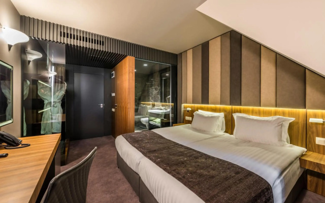 All Seasons Residence Hotel