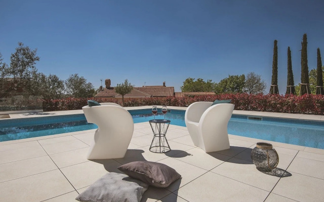 Villa in Vodnjan With Swimming Pool