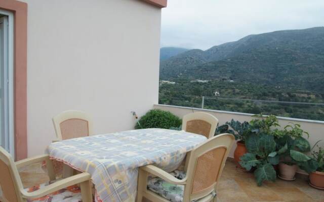 Tourloti Village House