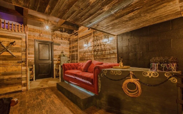 Storey Lake-5 Bedrooms Home W/pool-1650st Home by Redawning