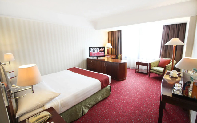 REDTOP Hotel & Convention Center