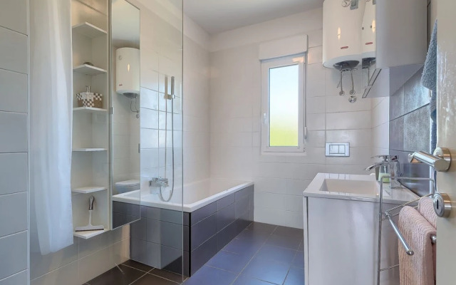 Rovere Pula in Pula With 2 Bedrooms and 1 5 Bathrooms