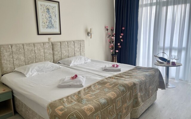 Grand Hotel Nirvana - Sunny Beach