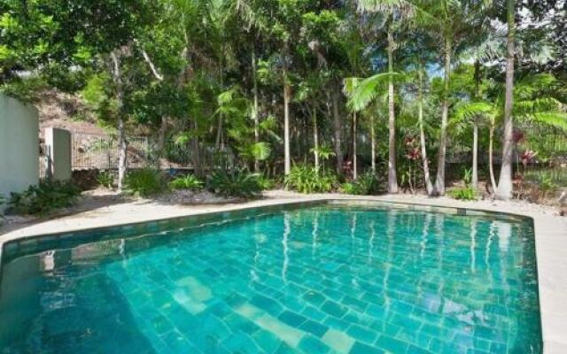 surfside6 @ james cook - Clarkes Beach