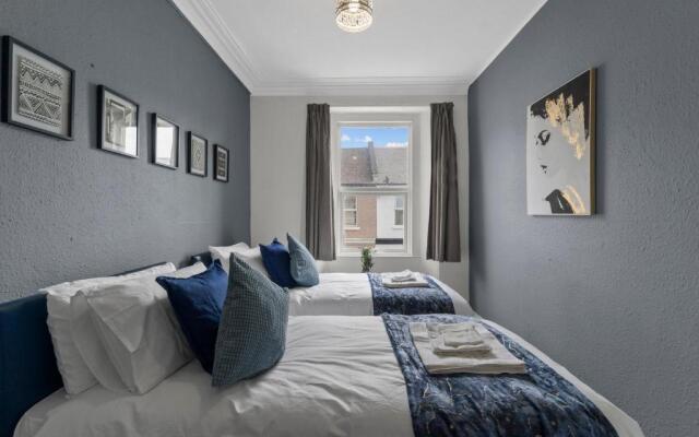 Spacious Holiday Home & Plymouth Pier & Free Parking