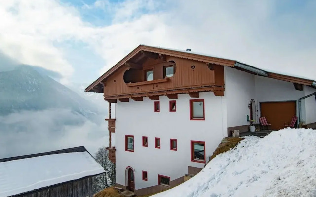 Quaint Apartment in Finkenberg near Ski Lift