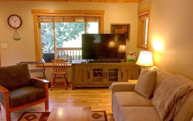 Mt. Baker Lodging Cabin 65 (Sleeps 10)
