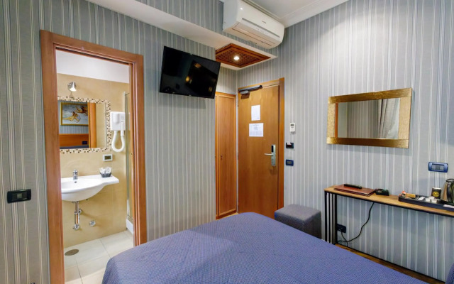 Hotel Lirico