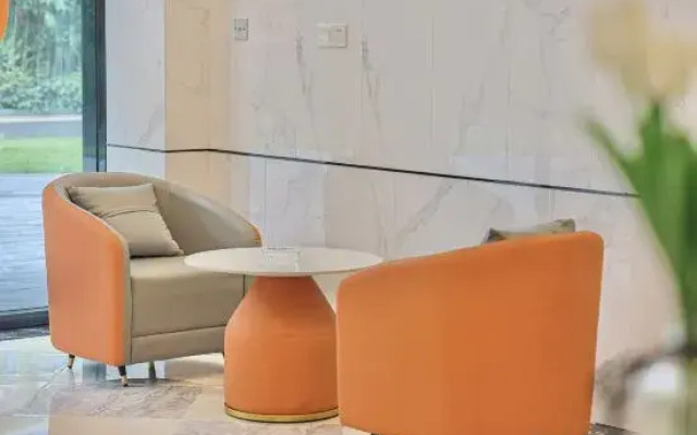 Poleon Service Apartment
