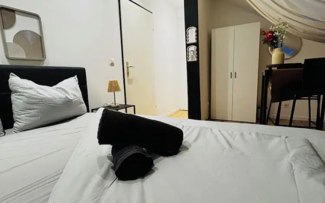 Comfortable 5 BR Apt near Schonbrunn