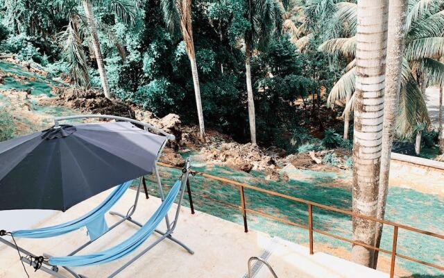Modern 7 Bedrooms Villa on Private Beach Access