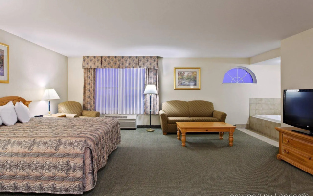 Country Inn and Suites Dubuque