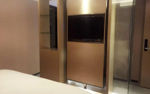 Lavande Hotel Shanghai Zhangjiang Guanglan Road Subway Station Branch